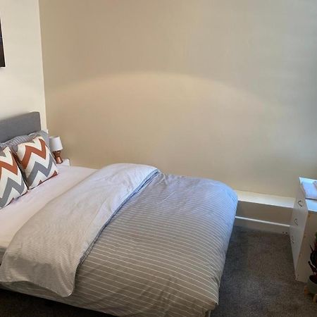 Excellent And Amazing Apartment With Private Parking Gillingham (Kent) Exterior foto