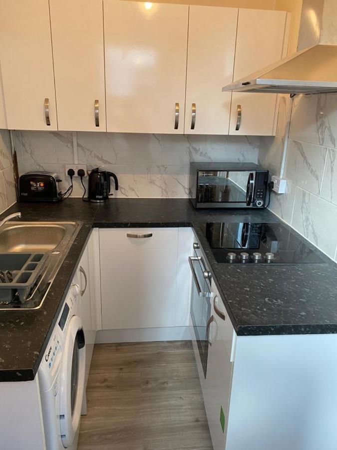 Excellent And Amazing Apartment With Private Parking Gillingham (Kent) Exterior foto