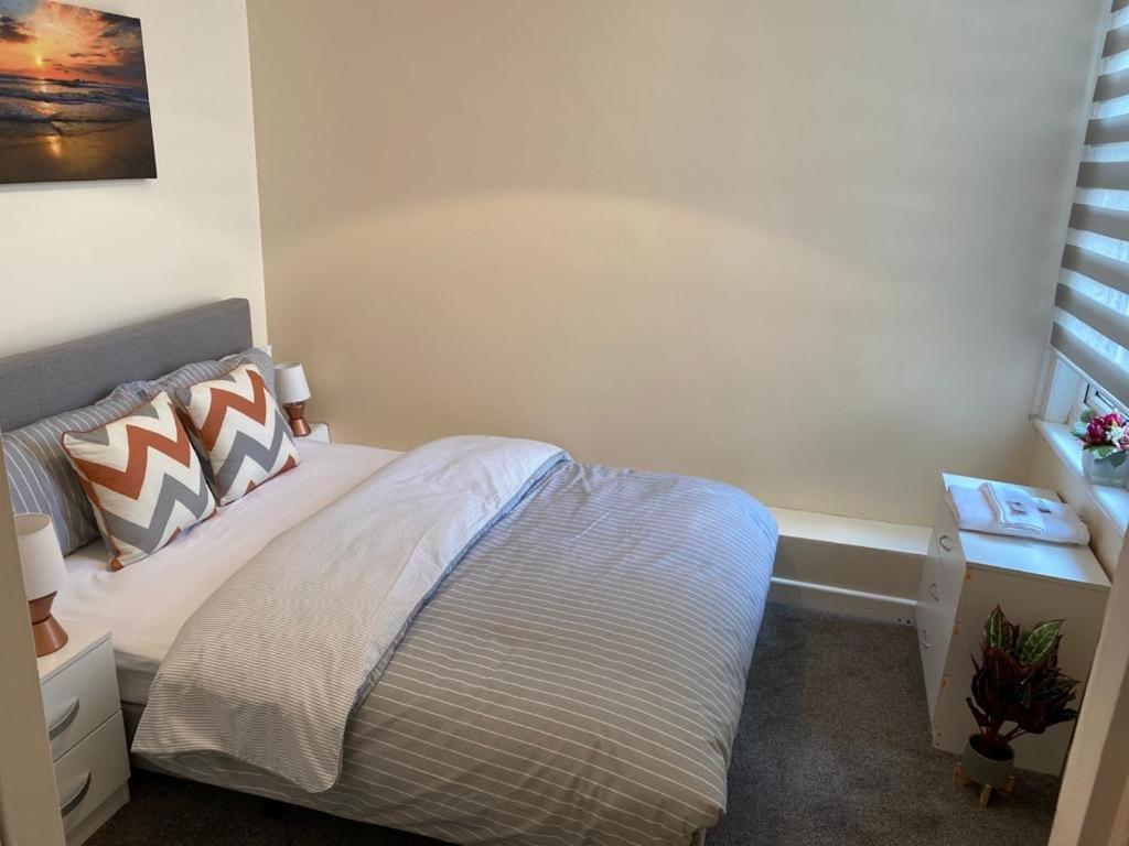 Excellent And Amazing Apartment With Private Parking Gillingham (Kent) Exterior foto