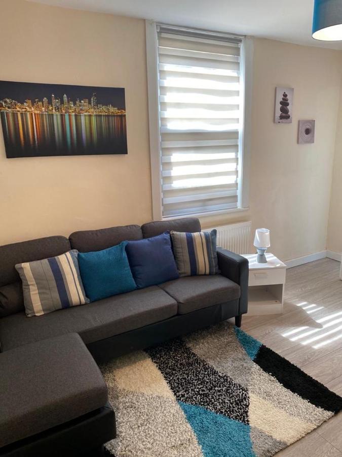 Excellent And Amazing Apartment With Private Parking Gillingham (Kent) Exterior foto